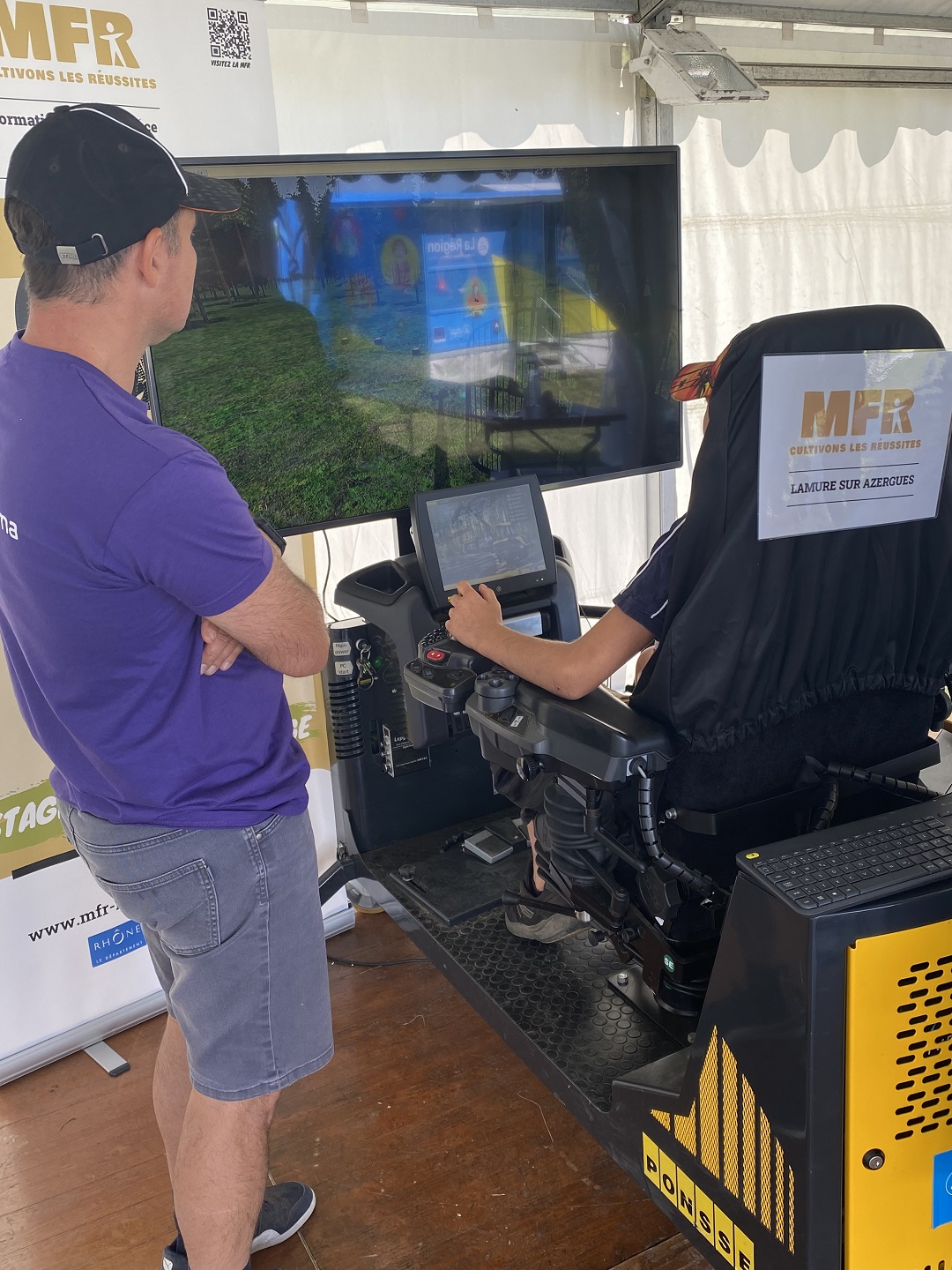 Simulateur à disposition pour les personnes souhaitant s'initier
